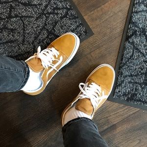 Meet your Posher, Nicholas